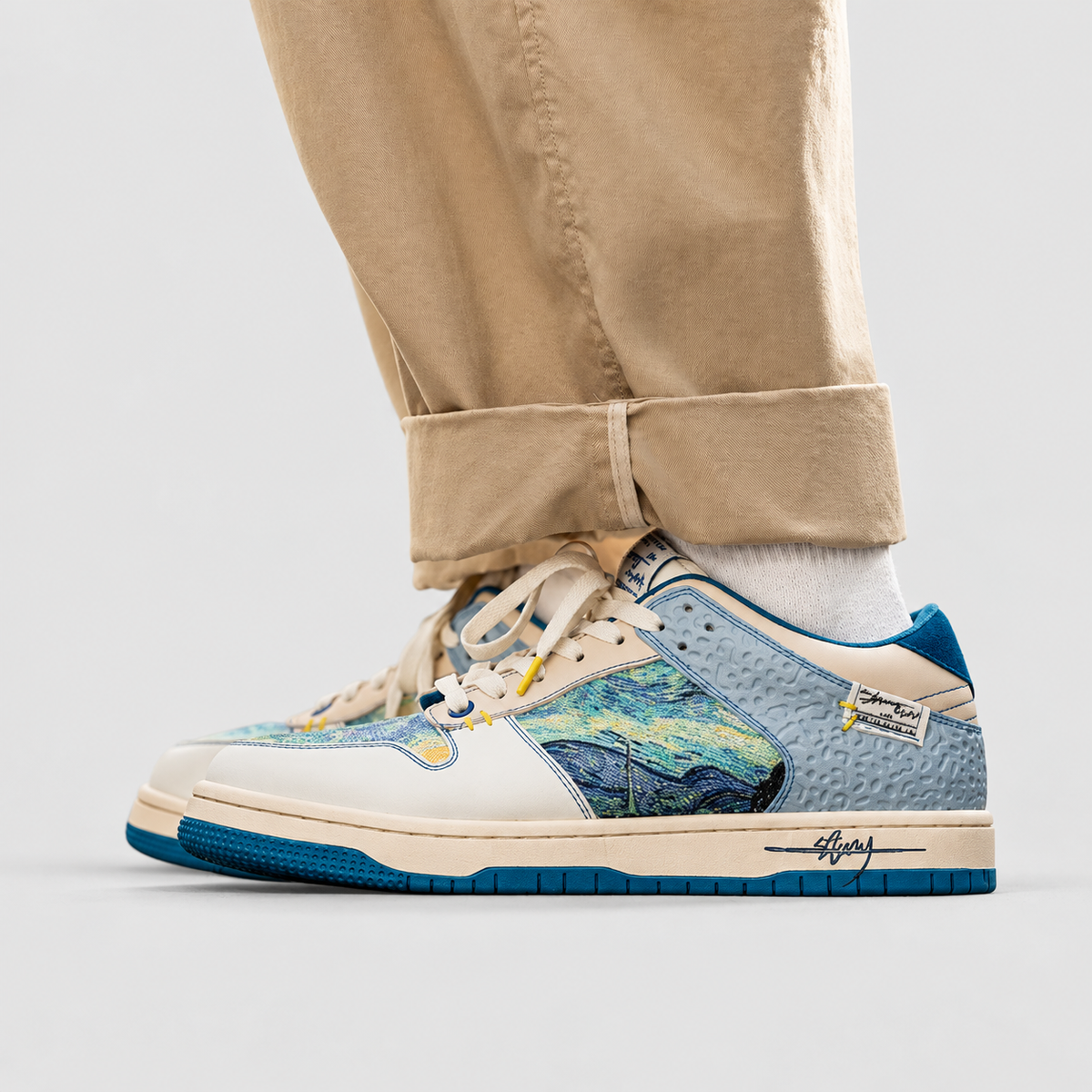 Aquilla | Women’s Landscape-Print Low-Top Sneakers — product detail 1