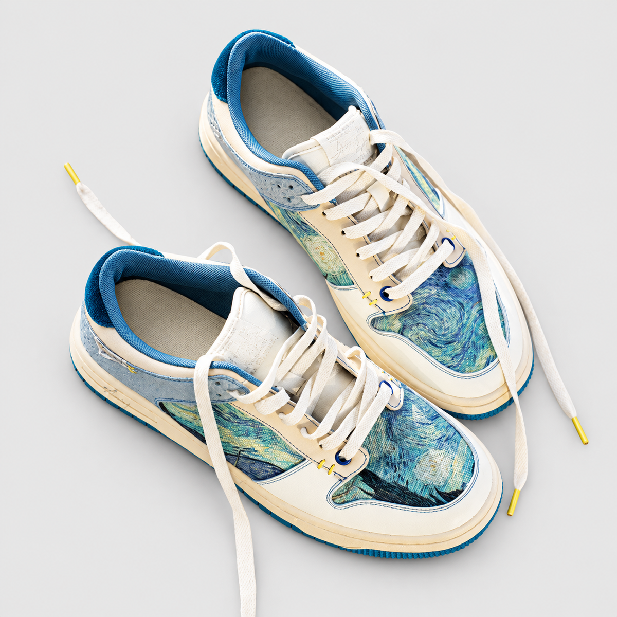 Aquilla | Women’s Landscape-Print Low-Top Sneakers — product detail 3