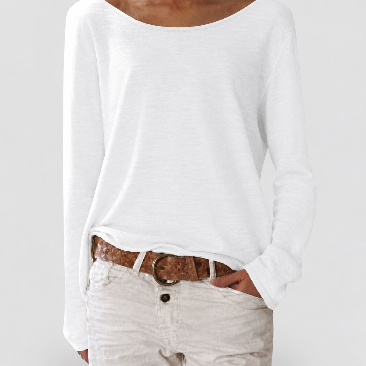 Aveline | Women’s Round-Neck Long-Sleeve Relaxed Top — White