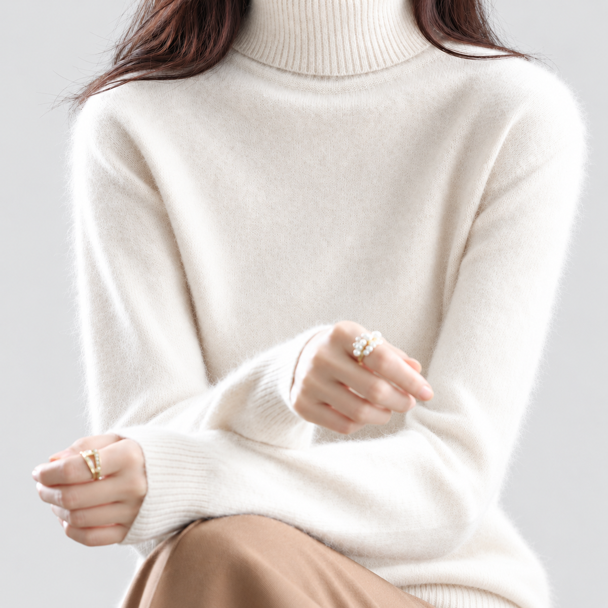 Etta | Women’s Fine-Knit Turtleneck Sweater — Beige
