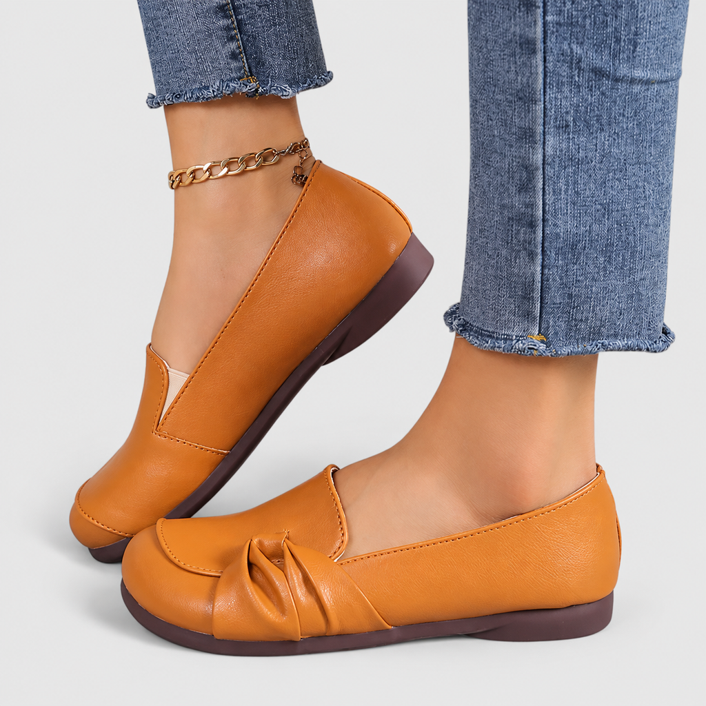 Ivarielle | Women’s Bow-Detail Slip-On Loafers — product detail 3