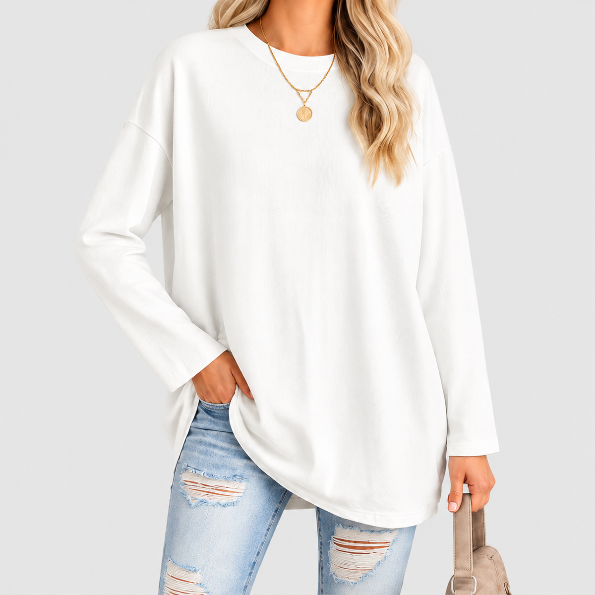 Norabel | Women’s Oversized Round-Neck Knit Sweater — White