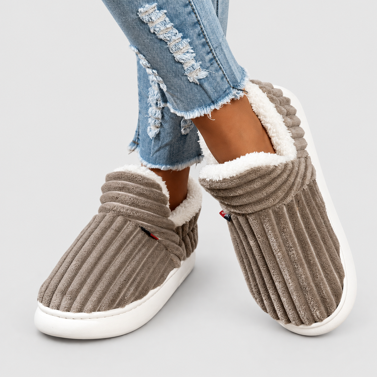 Sabella-Mae | Women’s Sherpa-Lined Slipper Booties — product detail 5