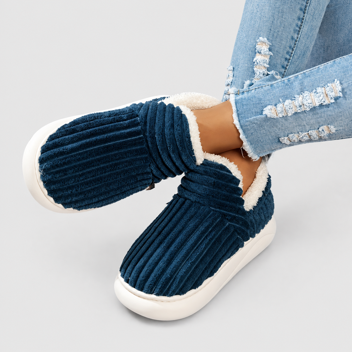 Sabella-Mae | Women’s Sherpa-Lined Slipper Booties — product detail 8