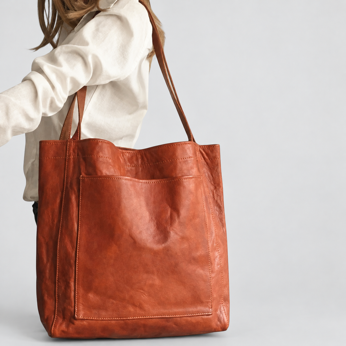 Sabella | Women’s Leather Tote Bag with Interior Pocket — product detail 4