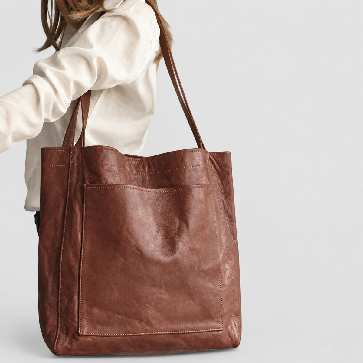 Sabella | Women’s Leather Tote Bag with Interior Pocket — product detail 5