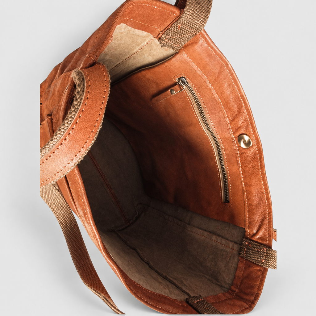 Sabella | Women’s Leather Tote Bag with Interior Pocket — product detail 7