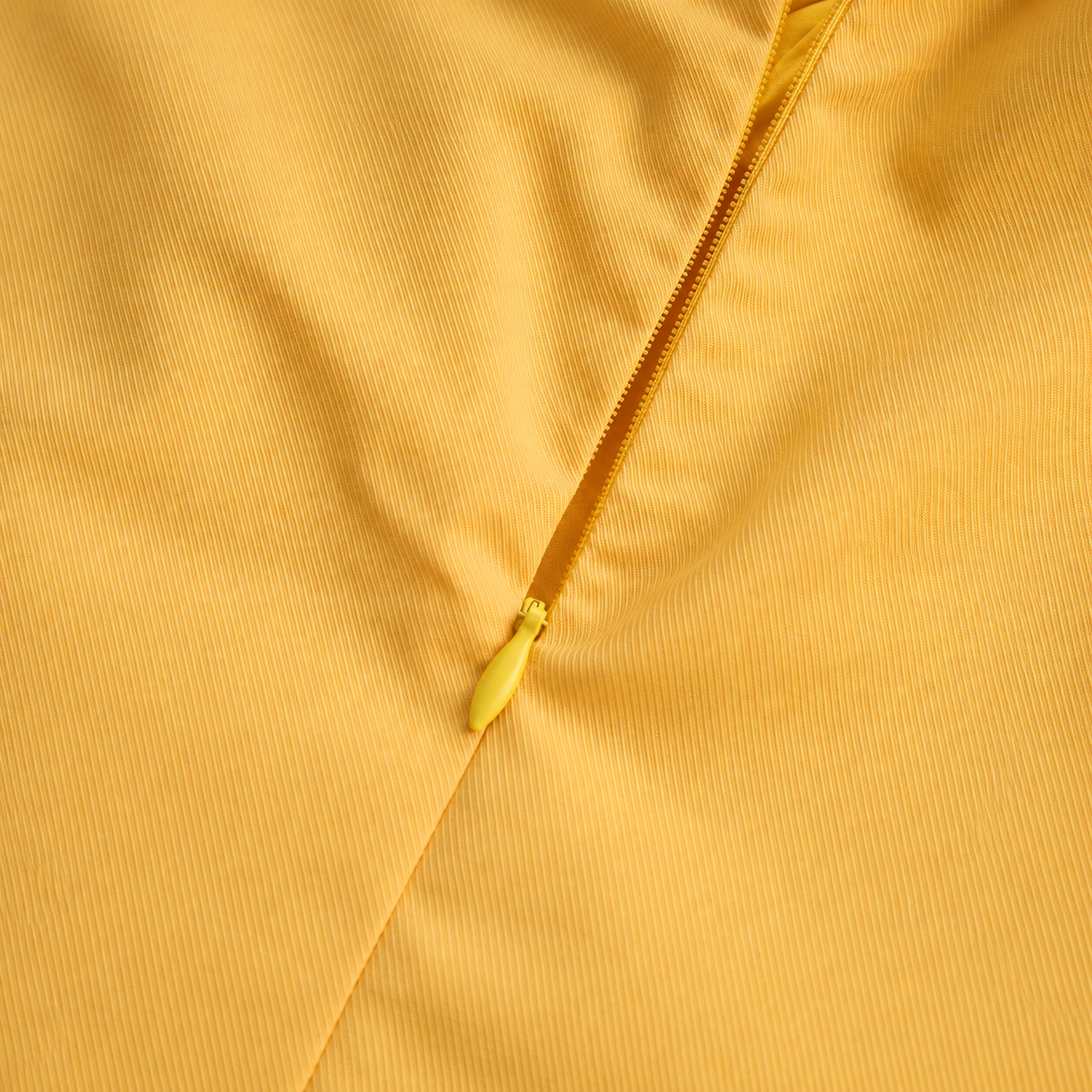 Tallulah | Women’s Sleeveless Halter Blouse with Tie Detail — product detail 17