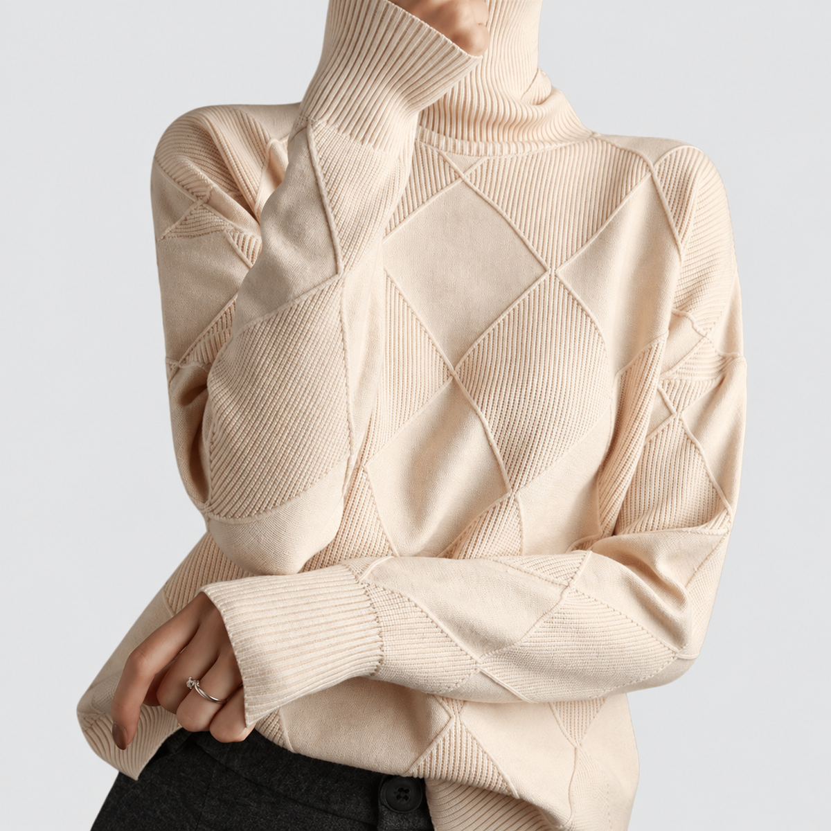 Harriet | Women’s Diamond-Knit Long-Sleeve Pullover Sweater — Beige